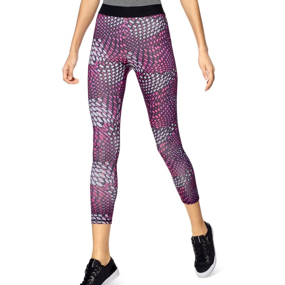 HUE Active Capri Leggings
